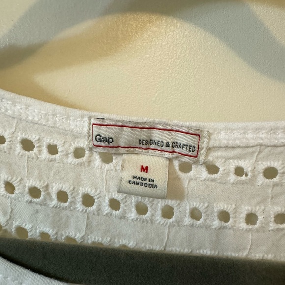 Gap Sleeveless Cotton Tank With Eyelet Details - Picture 2 of 3